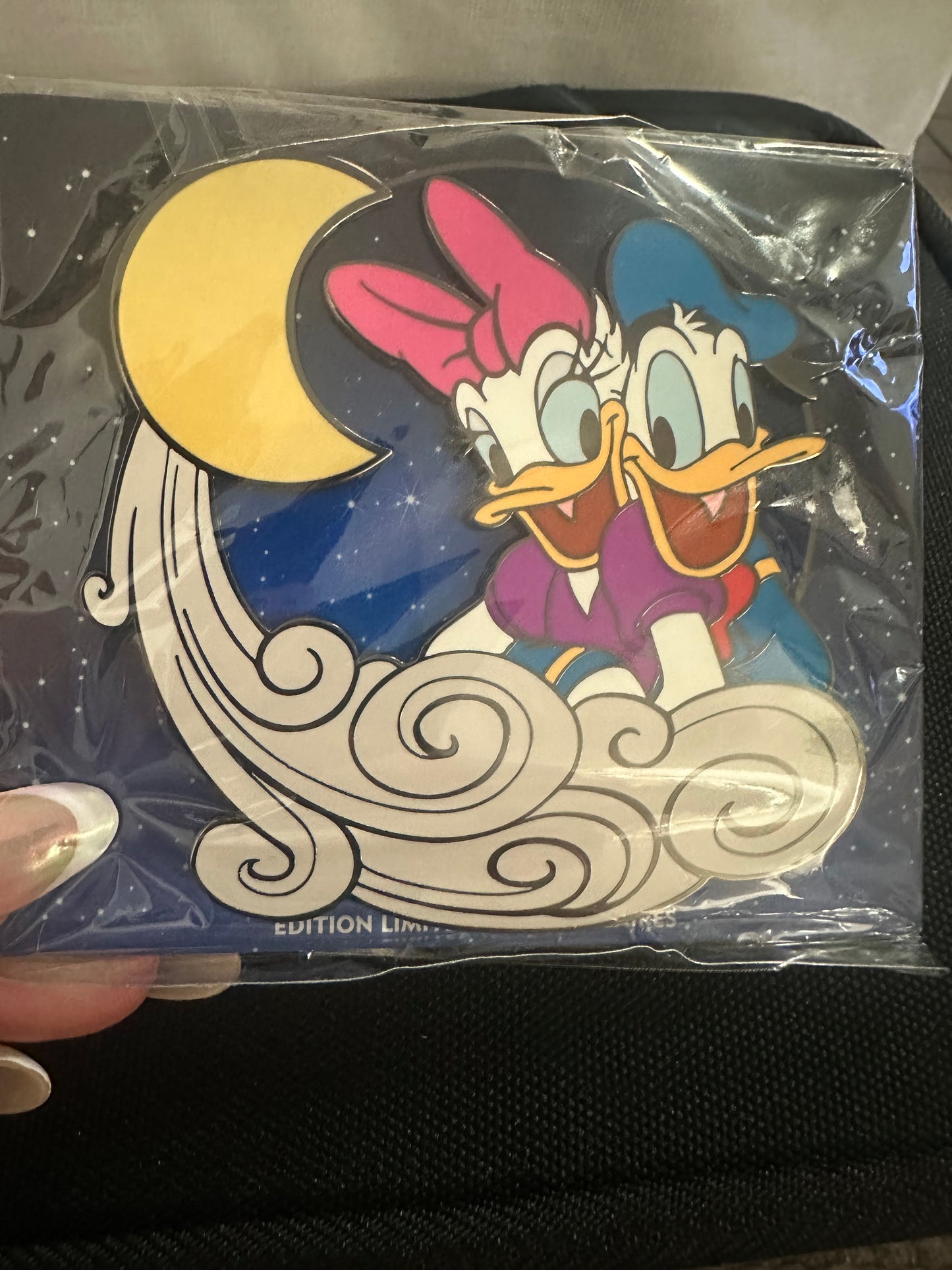 Donald & Daisy Duck Moonlight Romance – Limited Edition 🦆