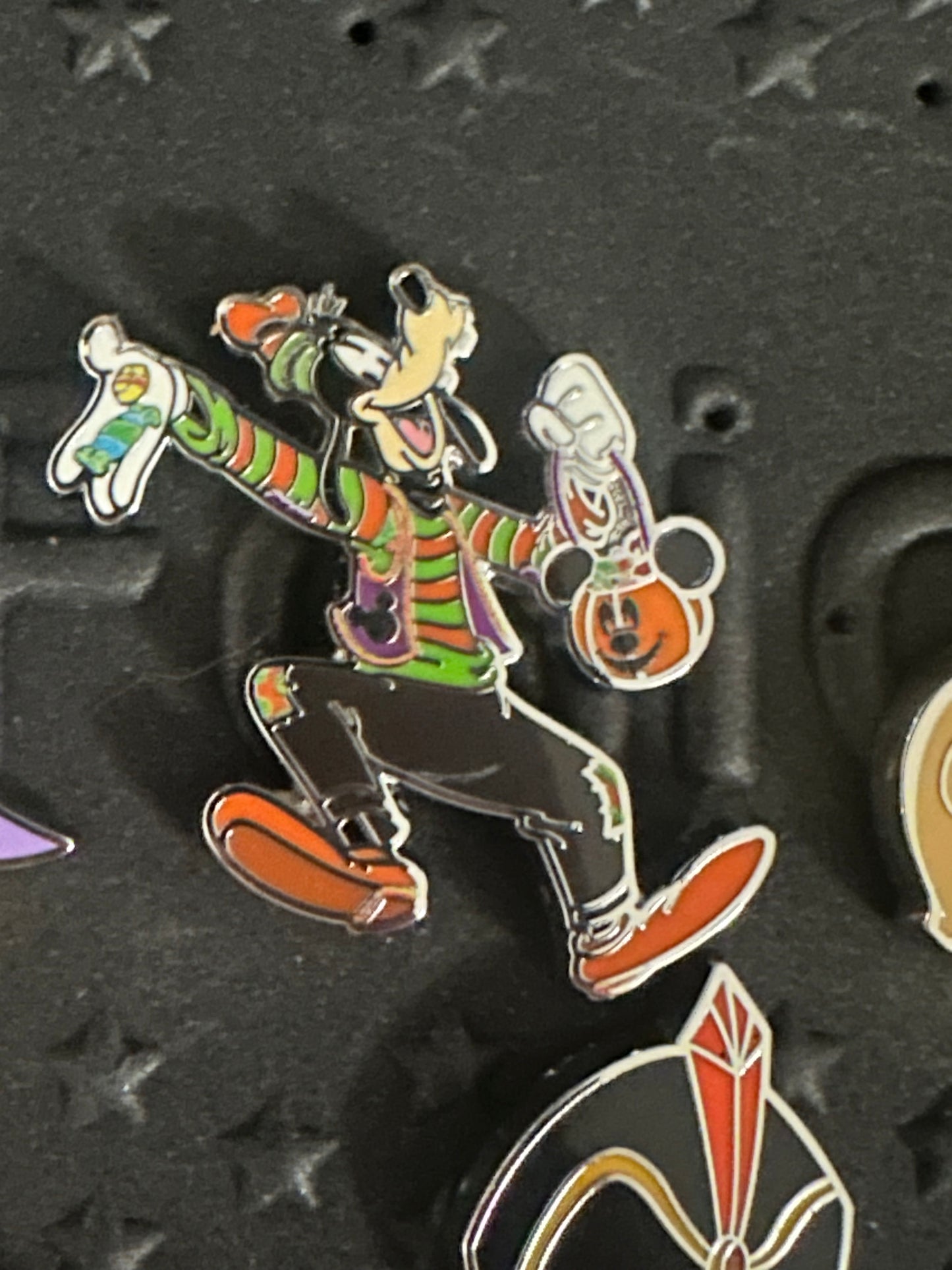 2025 Wave A hidden Mickey. Goofy halloween