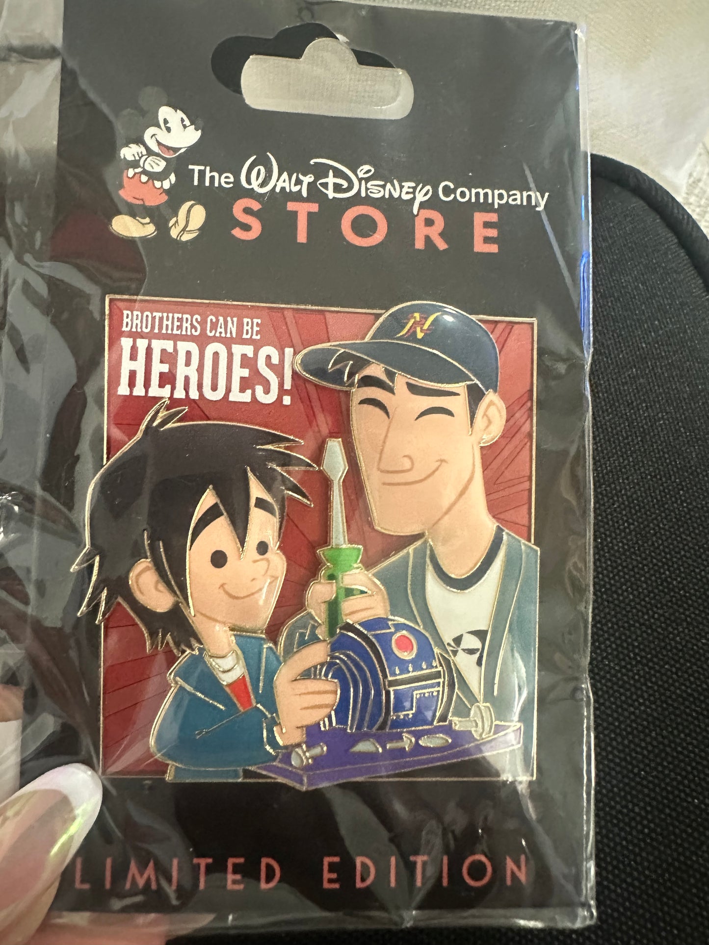 🤖 Disney Big Hero 6 – “Brothers Can Be Heroes” Limited Edition Pin