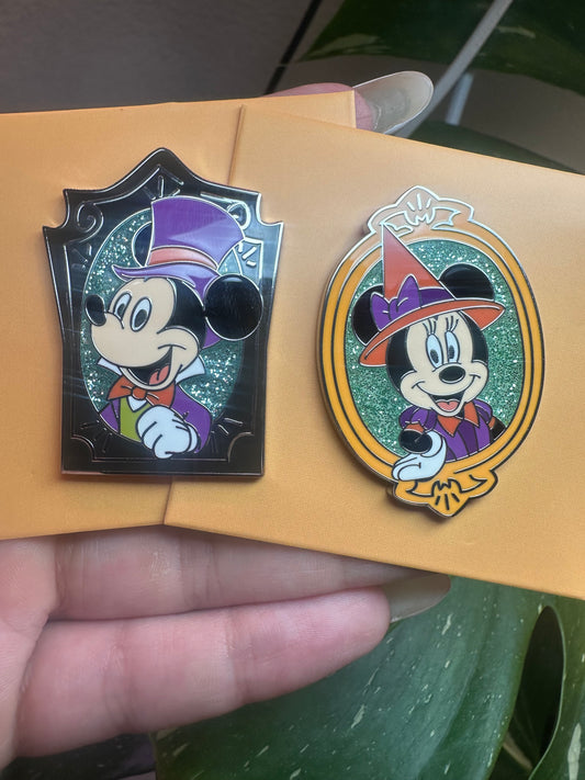 🎃🎩 Mickey & Minnie “Haunted Halloween Portraits” – Seasonal Collection MICKEY ONLY