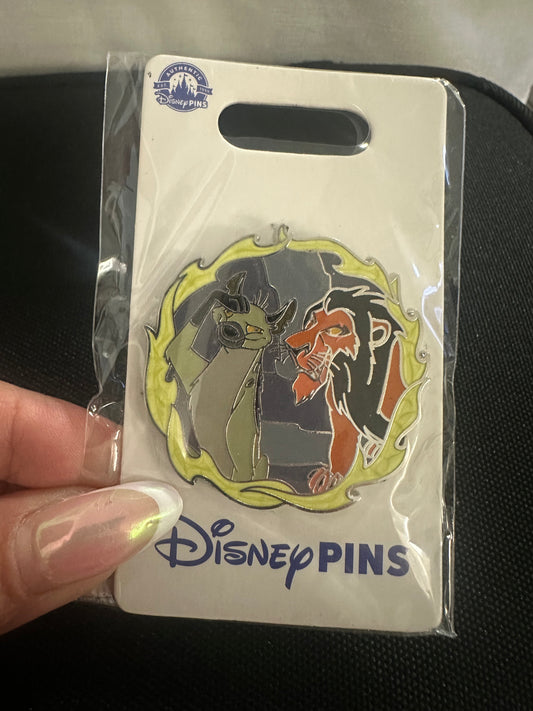 🦁 Scar & Shenzi – Disney Villains Pin (The Lion King)
