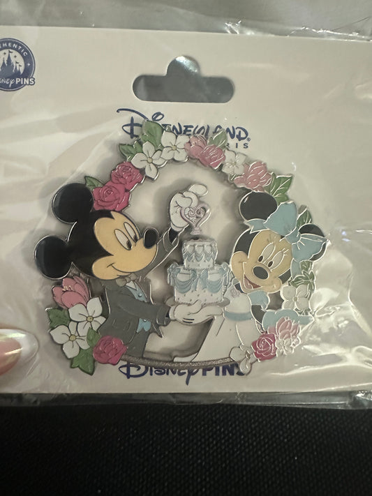 💒 Mickey & Minnie Wedding Celebration – Disneyland Paris Disney Pin